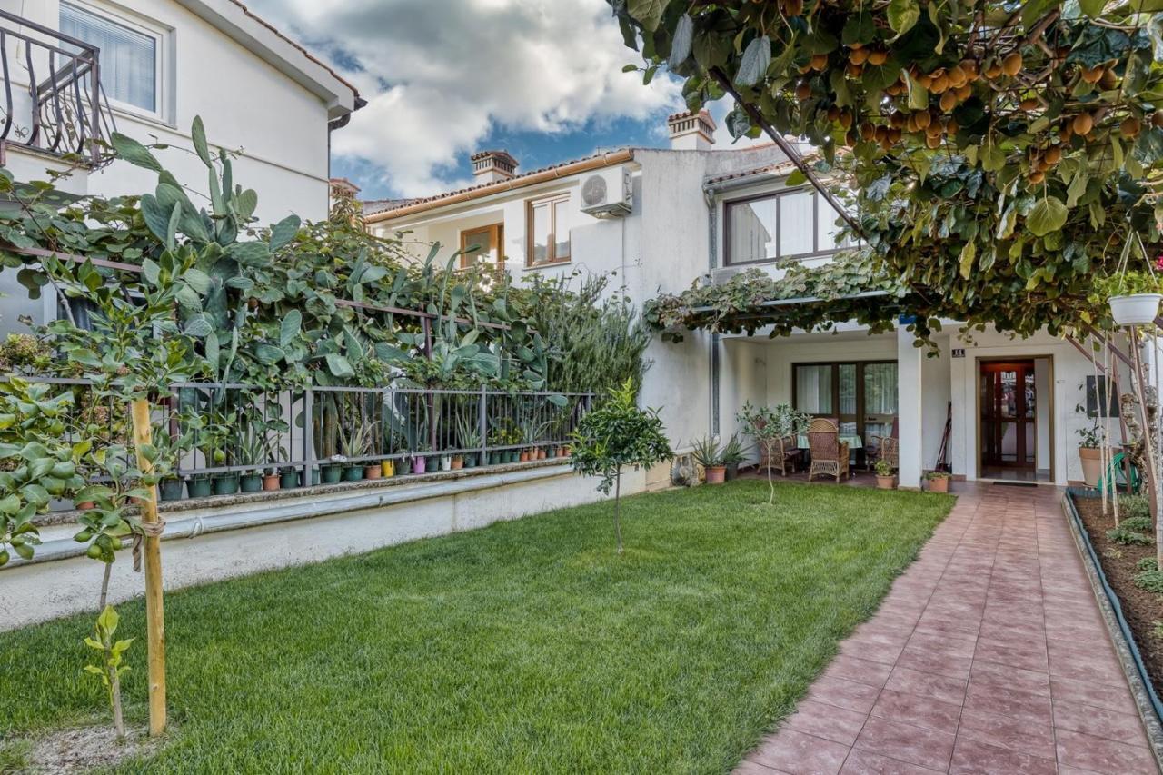 Apartment Lucijan Porec Esterno foto