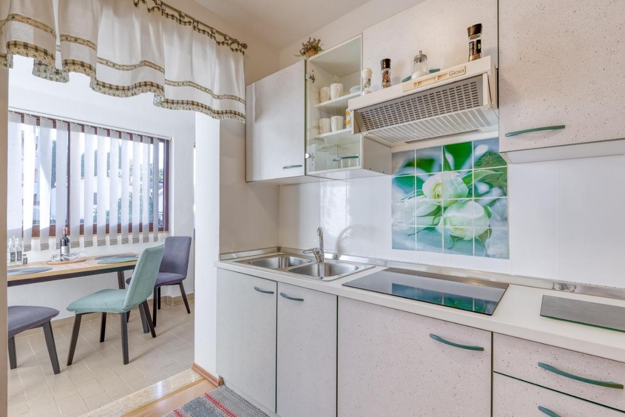 Apartment Lucijan Porec Esterno foto